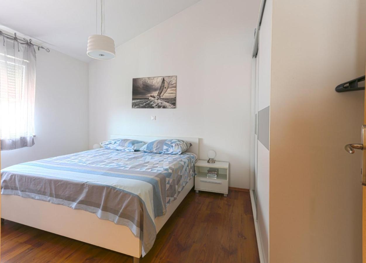 Appartement Apartman M&A à Pula Extérieur photo