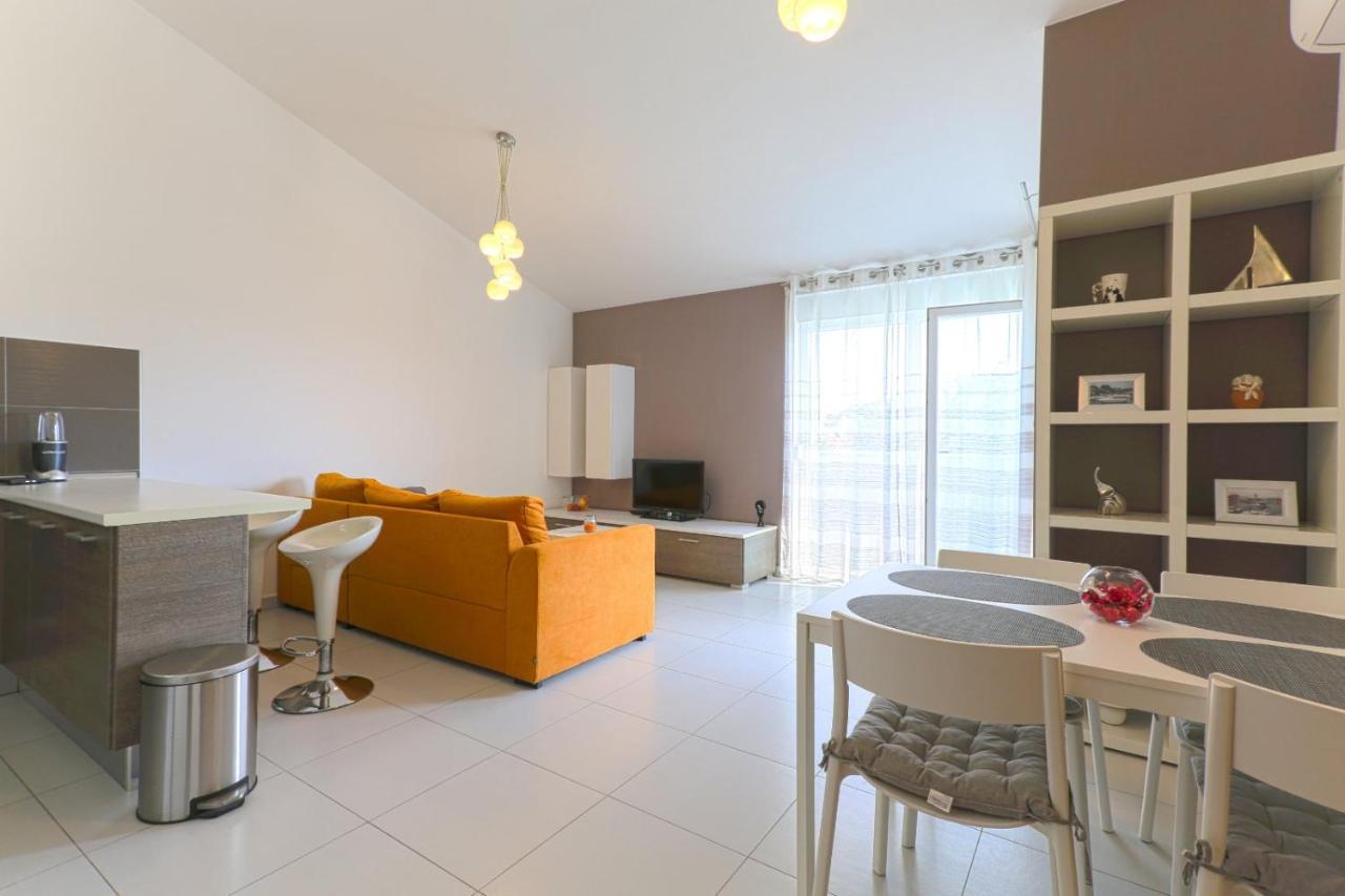 Appartement Apartman M&A à Pula Extérieur photo
