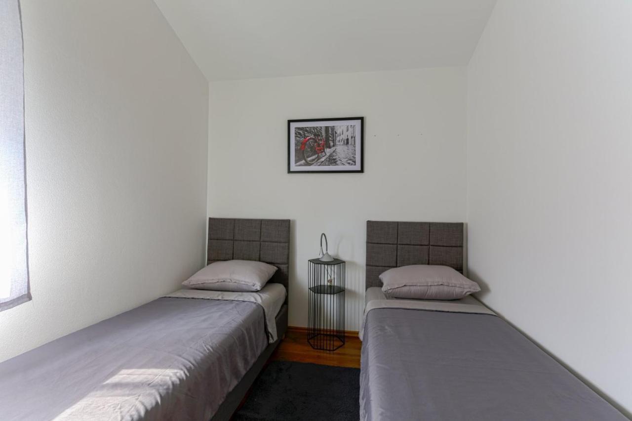 Appartement Apartman M&A à Pula Extérieur photo