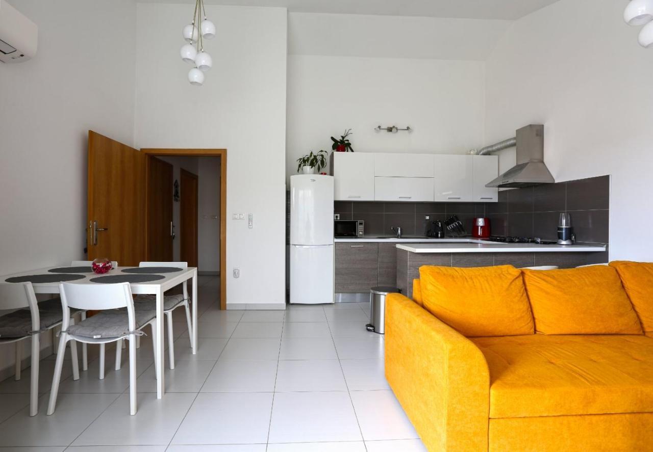 Appartement Apartman M&A à Pula Extérieur photo