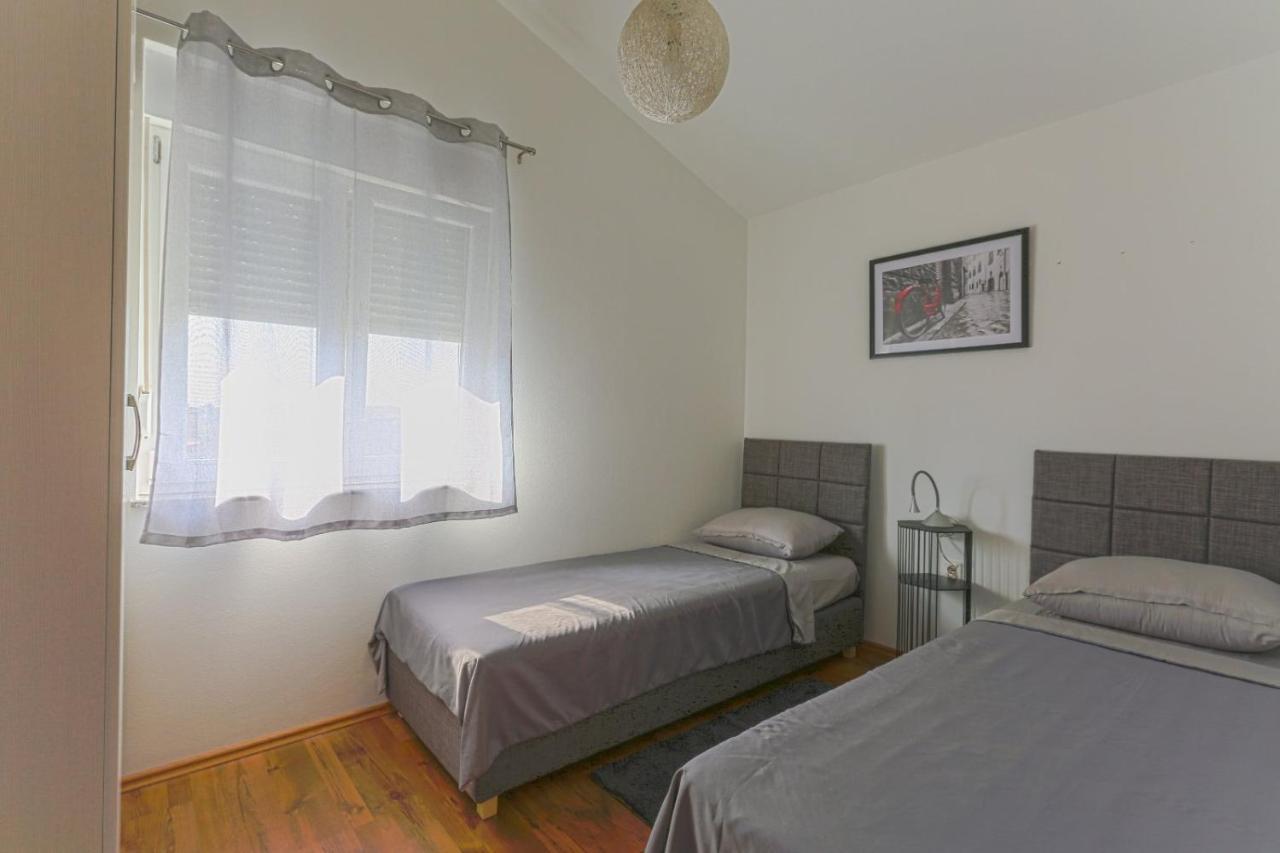 Appartement Apartman M&A à Pula Extérieur photo